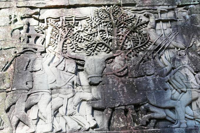 Battle under the tree of life Bayon Angkor Thom, Angkor, Cambodia
