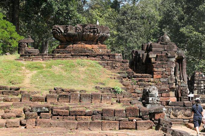 Large stone lotus behind the upper wall, terrace Elephants, Angkor, Cambodia