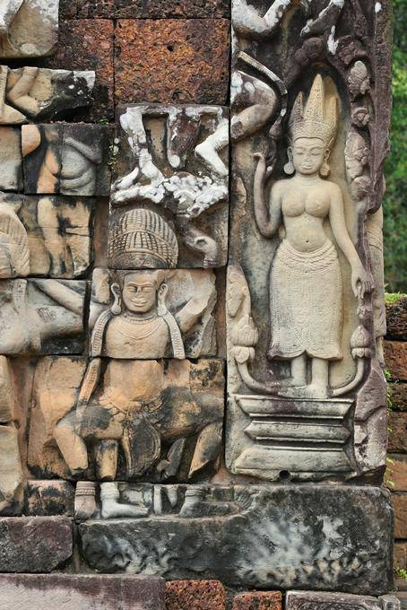 Devata of the corner pilaster, Terrace of the Leper King, Angkor Thom, Angkor, Cambodia