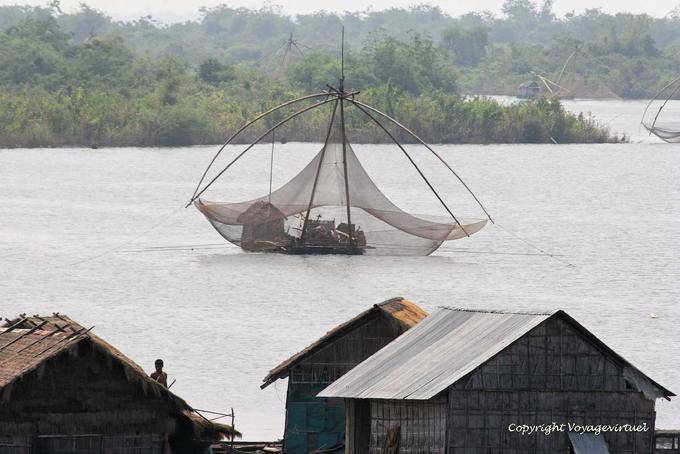 Net flower on the river, Phumi Chhlong - Cambodia