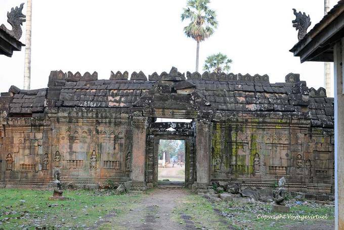 Portal and sculpted wall, Wat Nokor, Kampong Cham - Cambodia