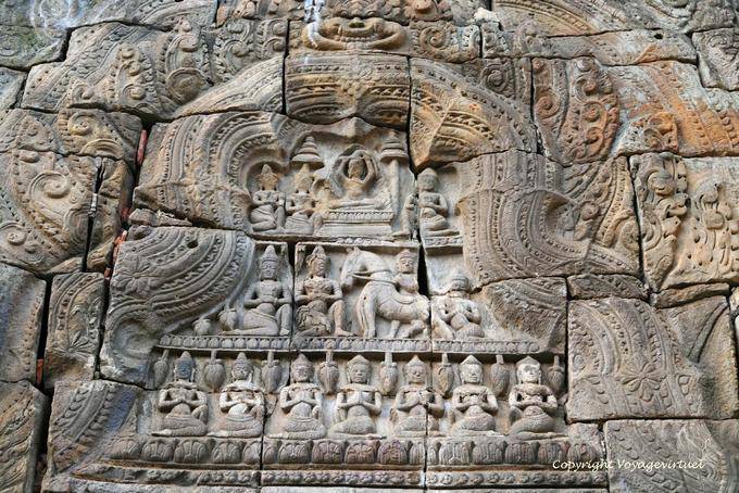 Scene of the Ramayana carved on a lintel, Wat Nokor, Kampong Cham - Cambodia