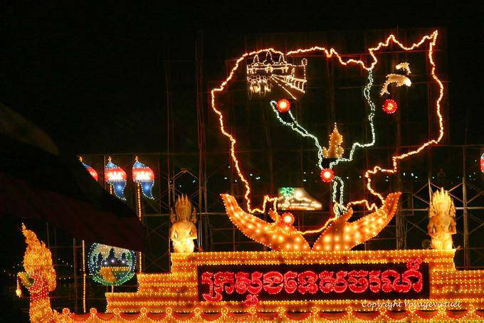Char floating symbolizing Cambodia, Bon-om-tuk, Phnom Penh - Cambodia