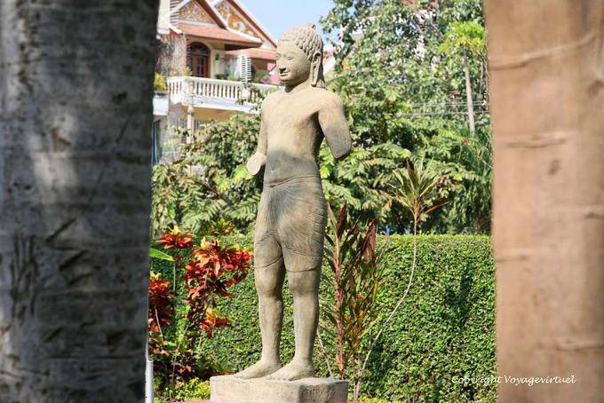 Standing statue to missing forearm Garden Museum, Phnom Penh - Cambodia