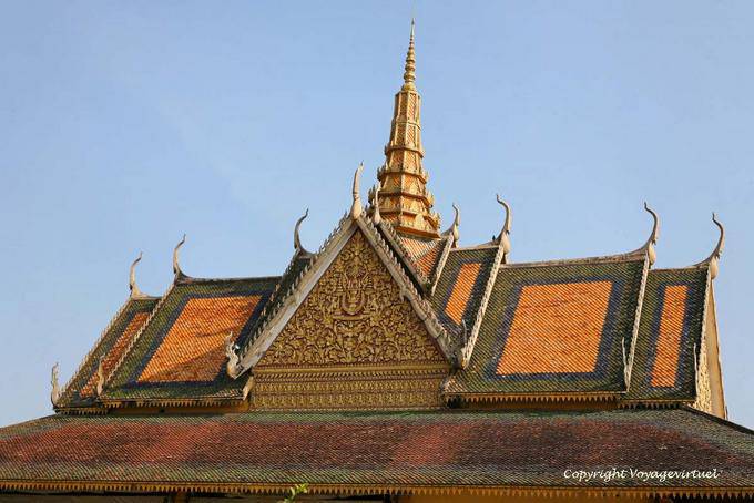 The roofs of the Silver Pagoda (Wat Preah Kaev Morokot), Royal Palace, Phnom Penh - Cambodia