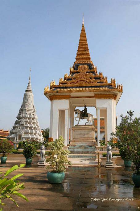 Equestrian statue of King Norodom I, Wat Preah Kaev Morokot, Phnom Penh - Cambodia