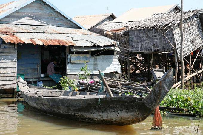Construction risky, Tonle Sap Lake - Cambodia