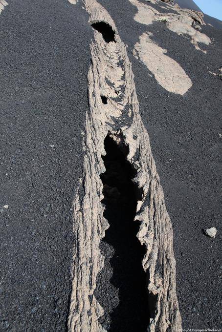 Fogo, Chã das Caldeiras, sagging open washing - Cape Verde