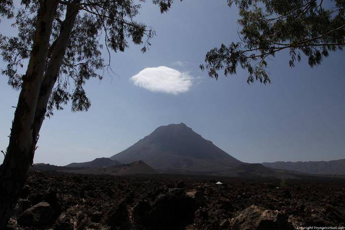 Fogo, Chã das Caldeiras, cloud volcano - Cape Verde