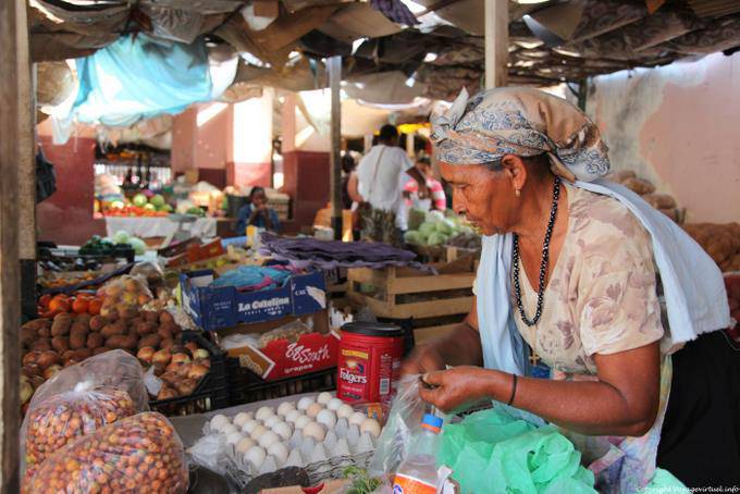 Fogo, São Filipe market, female egg - Cape Verde