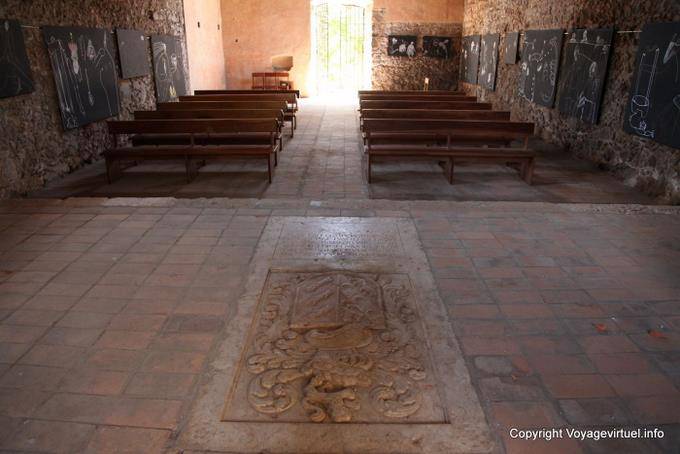 Santiago, Cidade Velha Igreja Sao Francisco Convent, headstone - Cape Verde