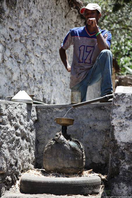 Preparation of grogue, Santo Antão, Lombo Pico Xoxo - Cape Verde