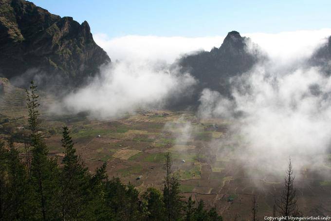 Santo Antão, clouds in the Caldera - Cape Verde