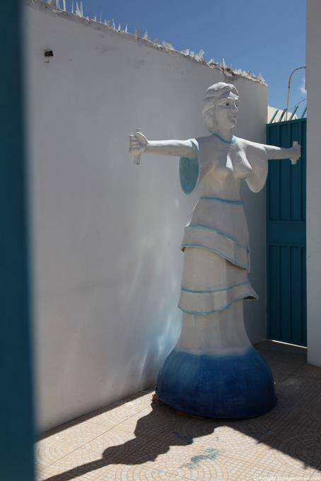 São Vicente, Mindelo, yard woman - Cape Verde