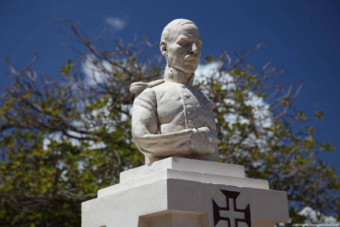 São Vicente, praca Amilcar Cabral, Mindelo, General bust - Cape Verde