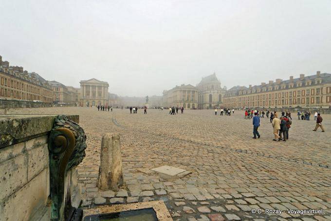 Another view of the Place d'Armes, Versailles