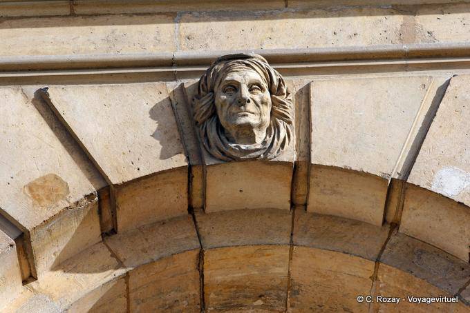 Hard head, Versailles