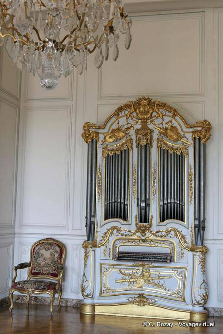 Small organ in the Grand cabinet of Madame Adelaide, Versailles
