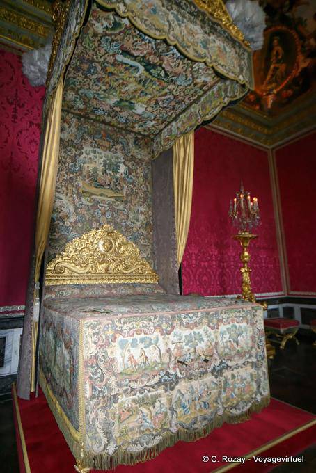 The Mercury Salon, Versailles