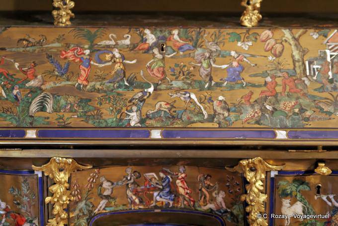 Marquetry Chinese-inspired Versailles