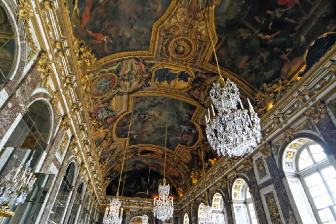 Hall of Mirrors, Crossing of the Rhine and the King takes Maastricht, Versailles