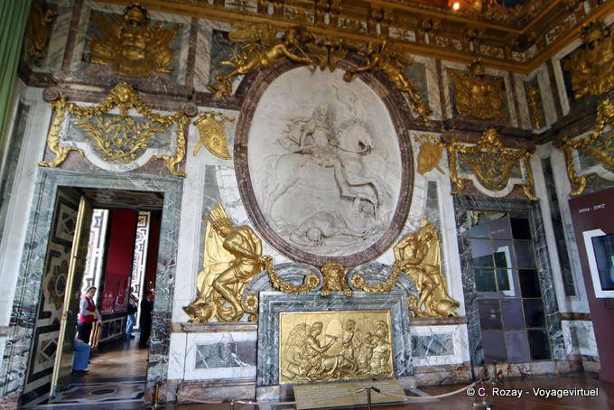 War salon, eastern wall, Versailles
