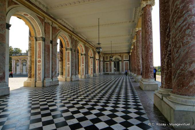 Grand Trianon, another view of the peristyle, Versailles