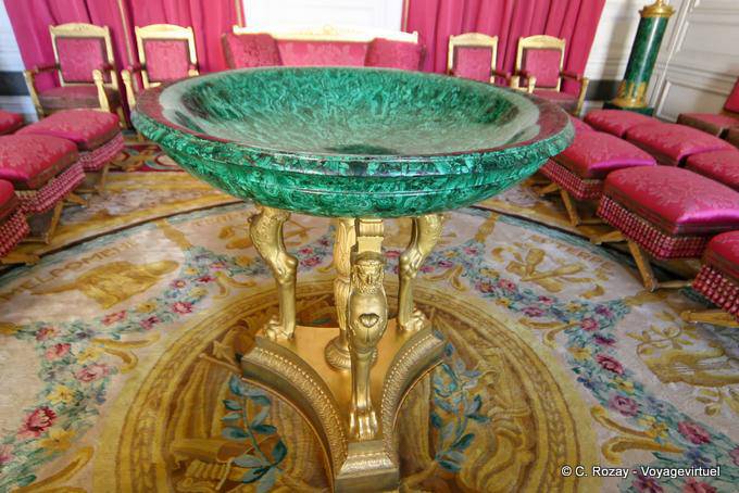 Basin coffee table Malachite, Grand Trianon, Versailles