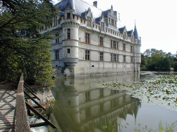 Medieval fortified house, Château d'Azay-le-Rideau, France.