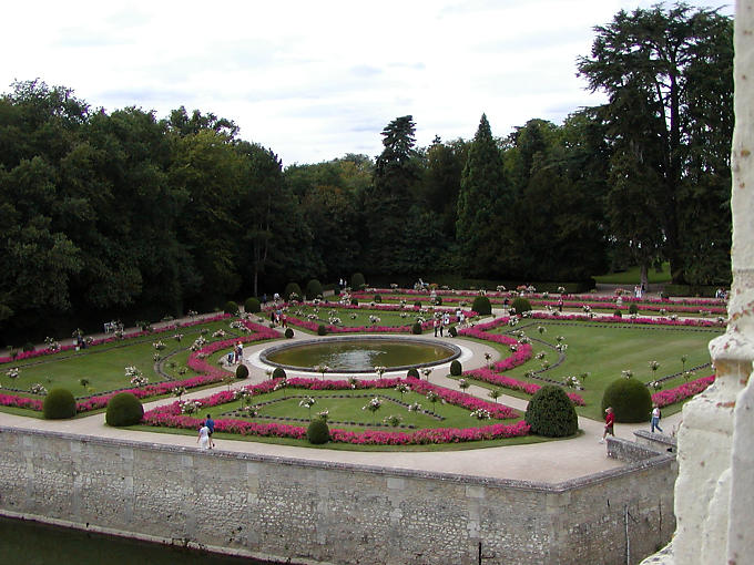 Garden of Diane de Poitiers, Château de Chenonceau, France.