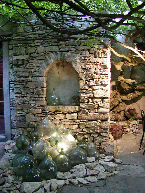 Home decoration Cabalus, Vezelay, France.