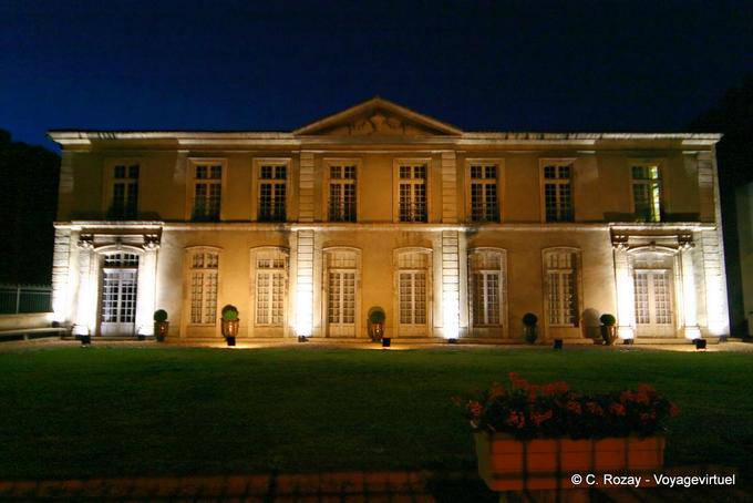 Hôtel de Caumont, facade overlooking the boulevard Raspail, Avignon, Provence, France