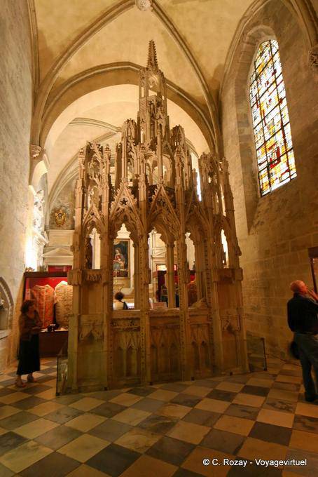 Tomb of John XXII, Notre Dame des Doms, Avignon, Provence, France