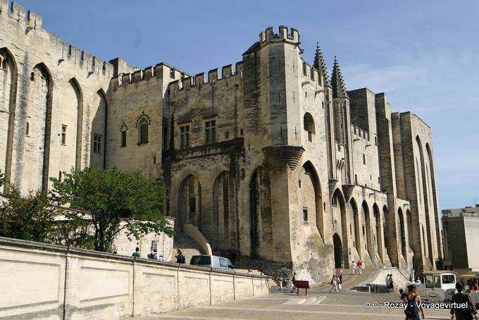 Angle tower between the door Notre Dame and the door of Champeaux, Palais des Papes, Avignon, Provence, France