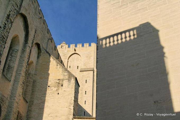 Shadow before the St. Lawrence round, Avignon, Palais des Papes, Provence, France
