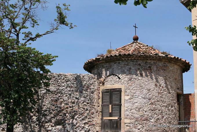 Fréjus, in the walls Place Clemenceau, Provence, France