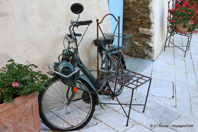 The old Solex - Gassin, Provence, France