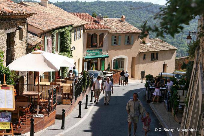 Ramatuelle, restaurants rue Victor Léon, Provence, France