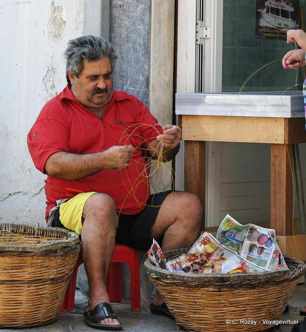Fishing Line to unravel, Aghios Nikolaos - Crete, Greece