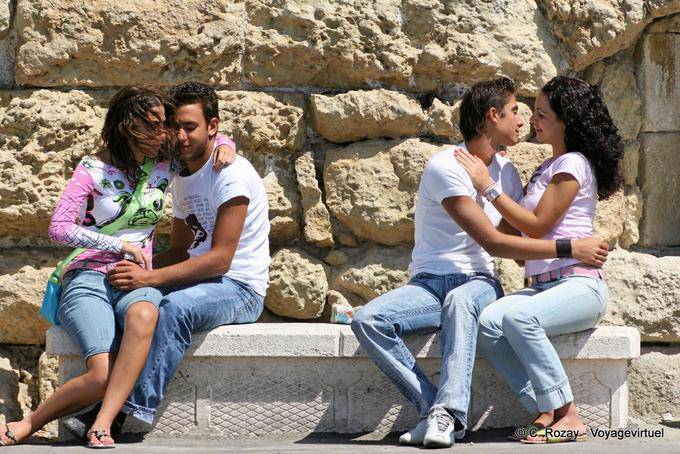 Lovers who smooch on public benches, Iráklio (Heraklion) - Crete, Greece