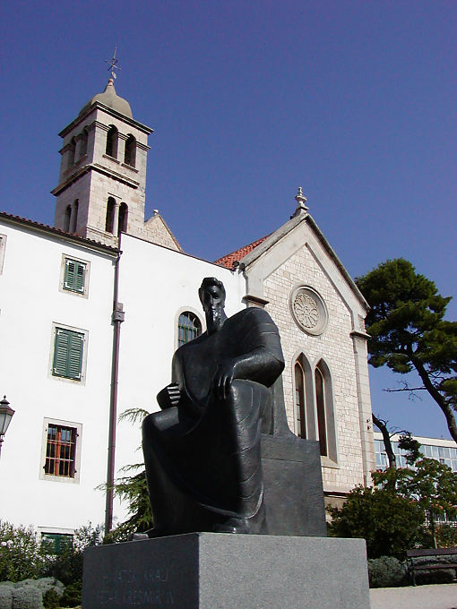 Statue in front of the church and monastery of San Francisco, Šibenik, Croatia