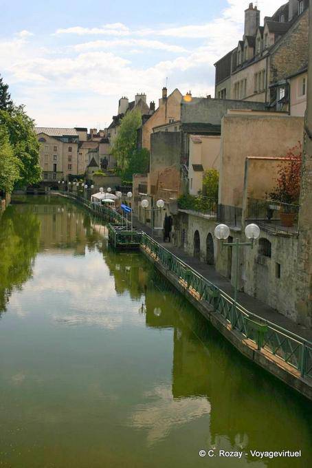 Dole, promenade Tanners channel - France