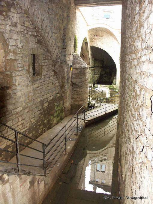 Passage leading to the Great Fountain, Dole - France