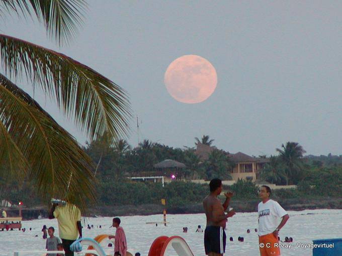Rendezvous with the moon, Boca Chica, Dominican Rep.