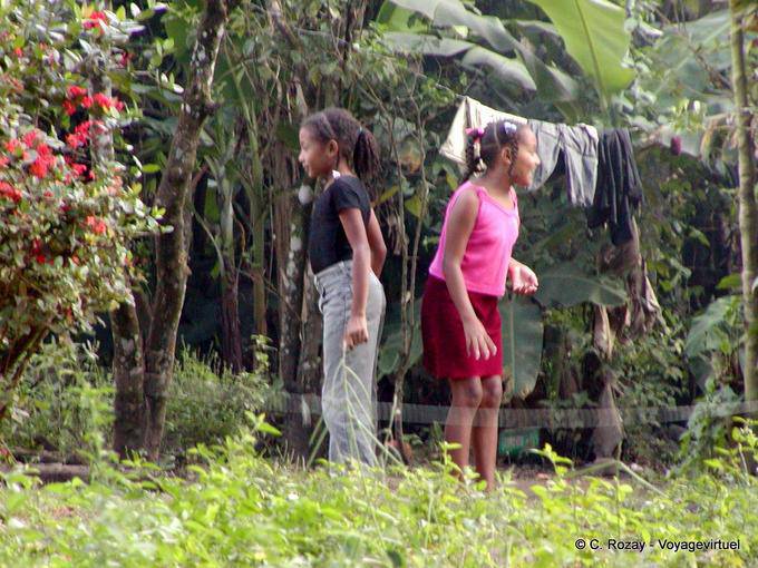 Girls game, jumping rope, Dominican Rep.