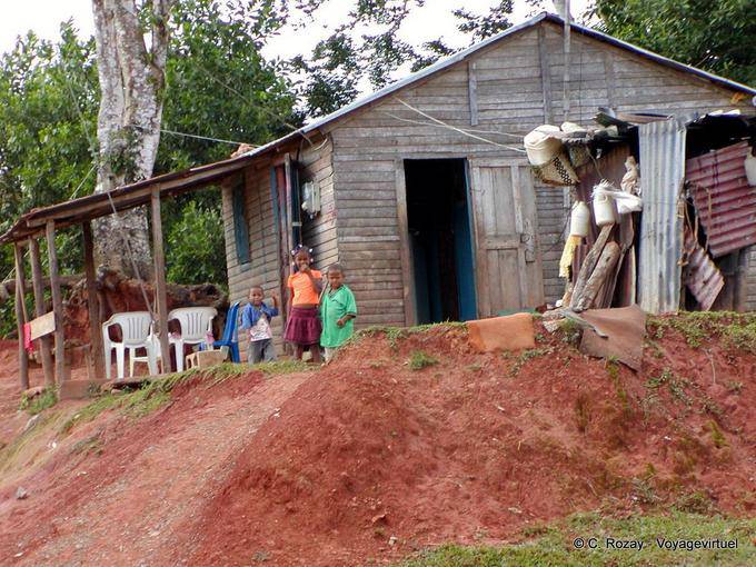 Children in front of a box in the countryside to El Seibo, Dominican Rep.
