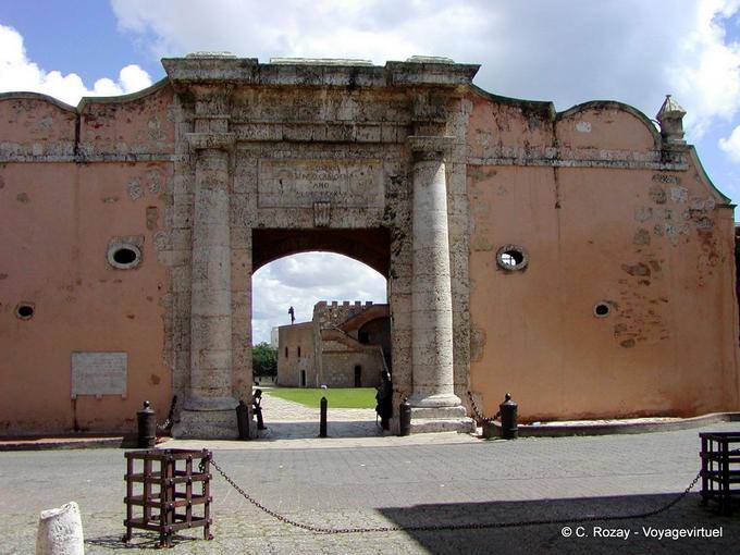 Puerta de San Diego, Fortaleza Ozama, Santo Domingo, Dominican Rep.