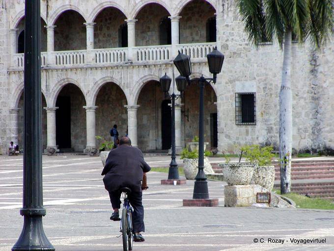 Architecture of the Alcázar de Colón, Plaza de Espana, Santo Domingo, Dominican Rep.