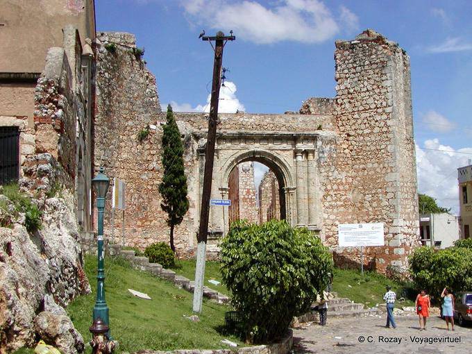 Puerta del Hospital Colonial, San Francisco Monastery, XV, Santo Domingo, Dominican Rep.