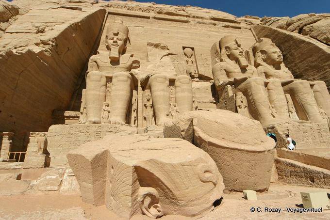 Colossus collapsed, Abu Simbel - Egypt